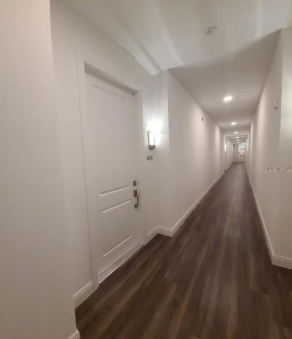 644 3rd Avenue S, Unit 408, Saint Petersburg, FL 33701 Photo