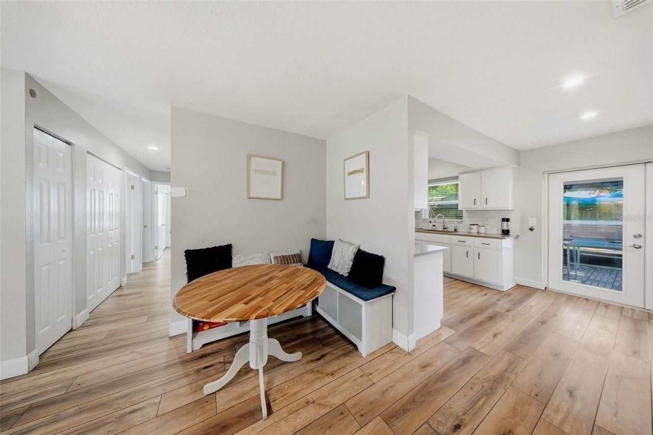 7976 Shadow Run Drive, Largo, FL 33773 Photo