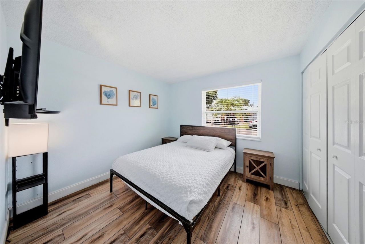 7976 Shadow Run Drive, Largo, FL 33773 Photo