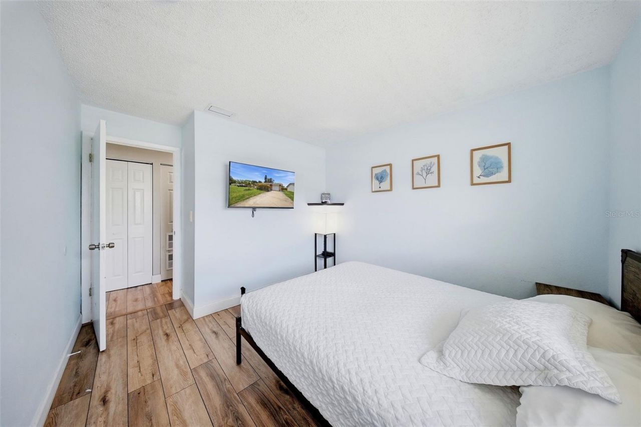 7976 Shadow Run Drive, Largo, FL 33773 Photo