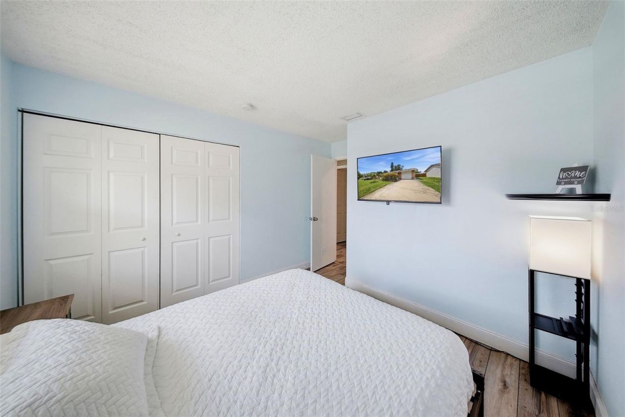 7976 Shadow Run Drive, Largo, FL 33773 Photo