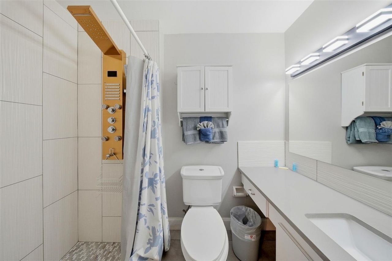7976 Shadow Run Drive, Largo, FL 33773 Photo