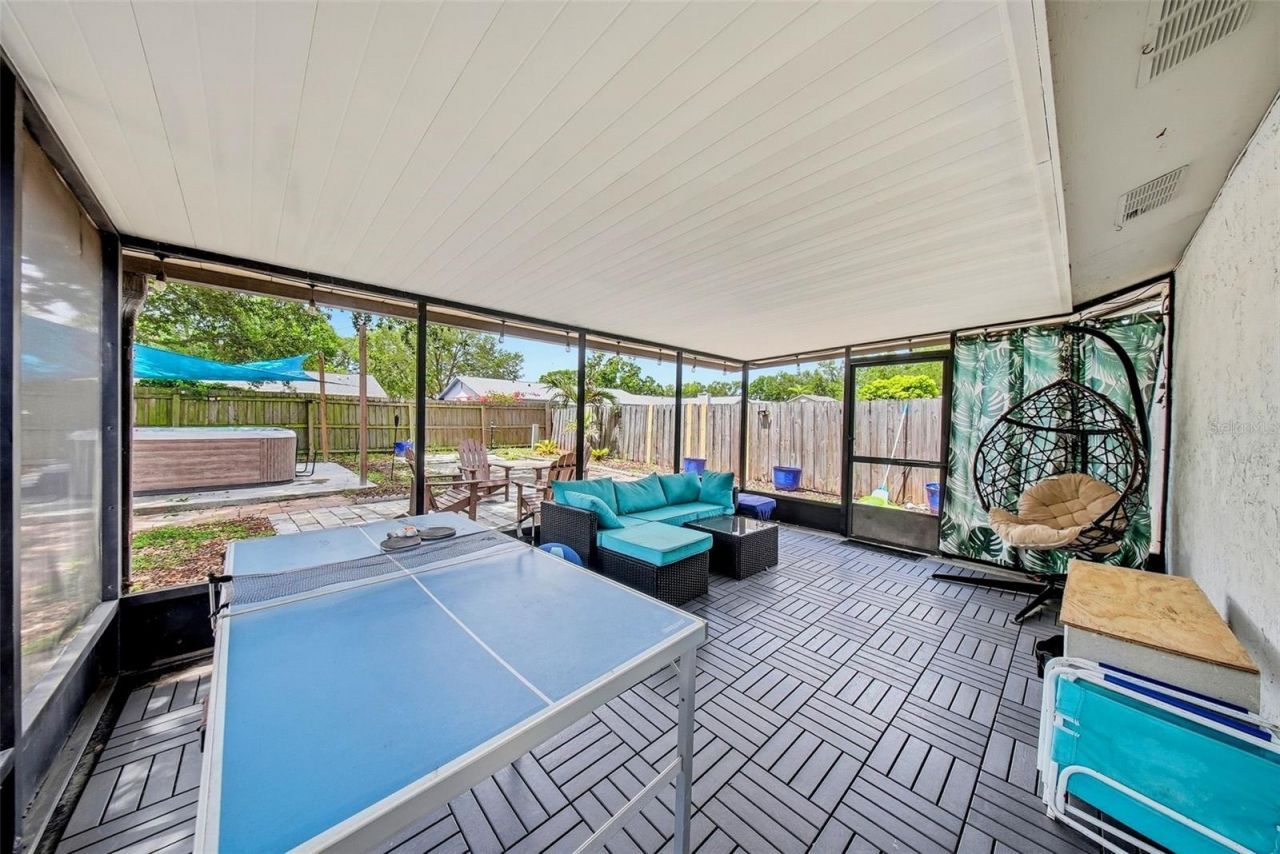 7976 Shadow Run Drive, Largo, FL 33773 Photo