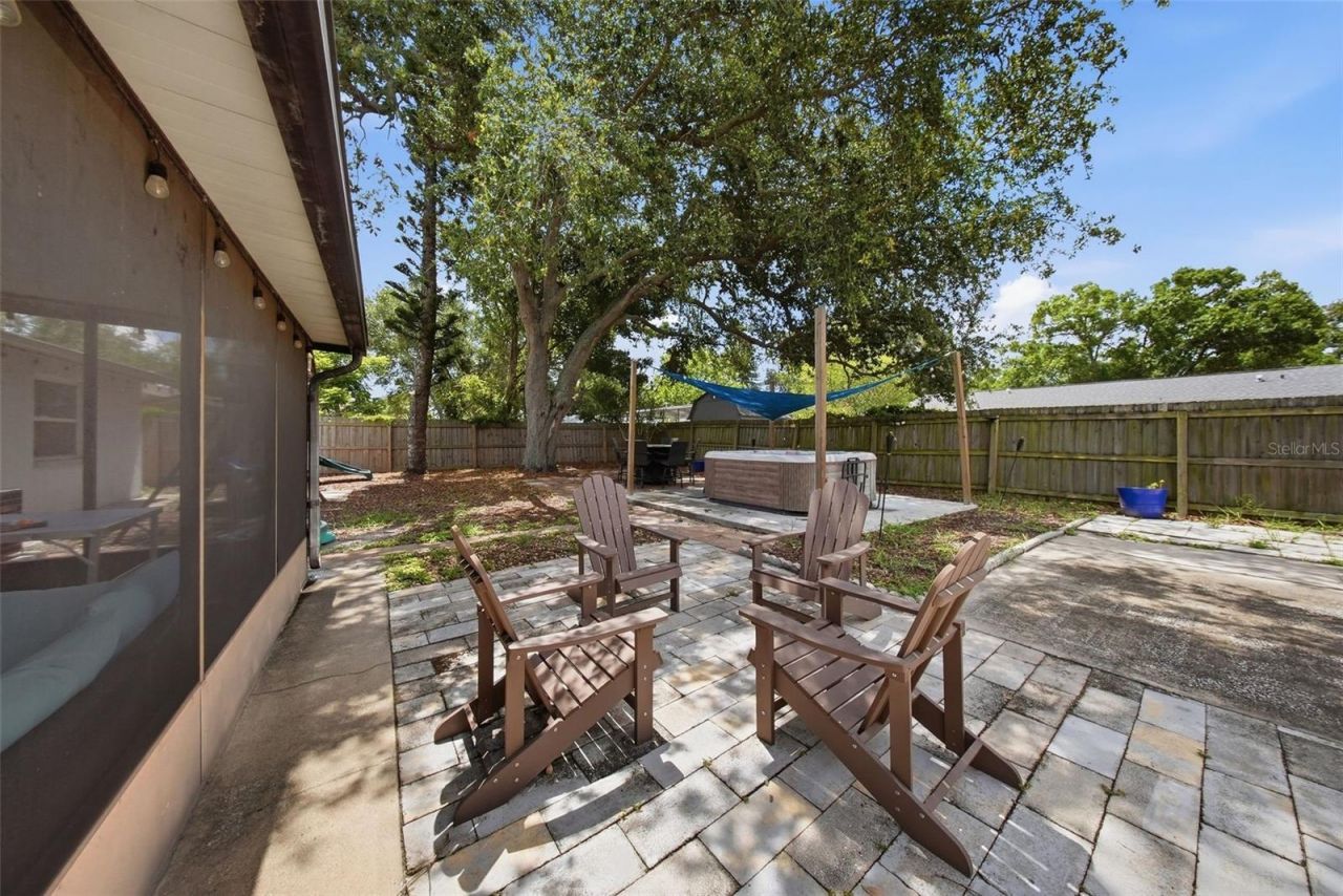 7976 Shadow Run Drive, Largo, FL 33773 Photo