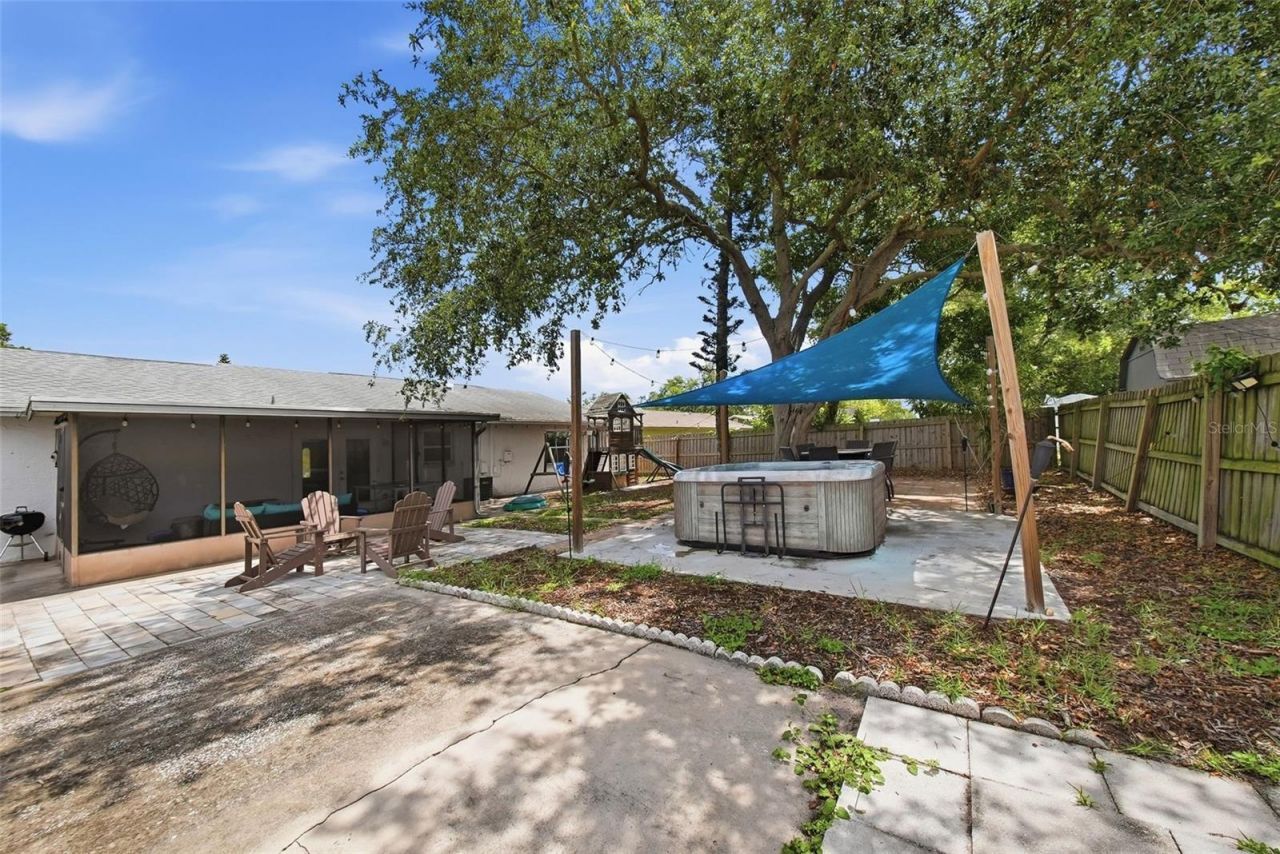7976 Shadow Run Drive, Largo, FL 33773 Photo