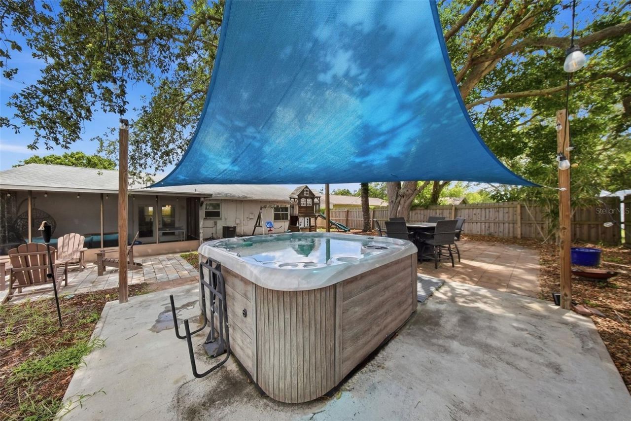 7976 Shadow Run Drive, Largo, FL 33773 Photo