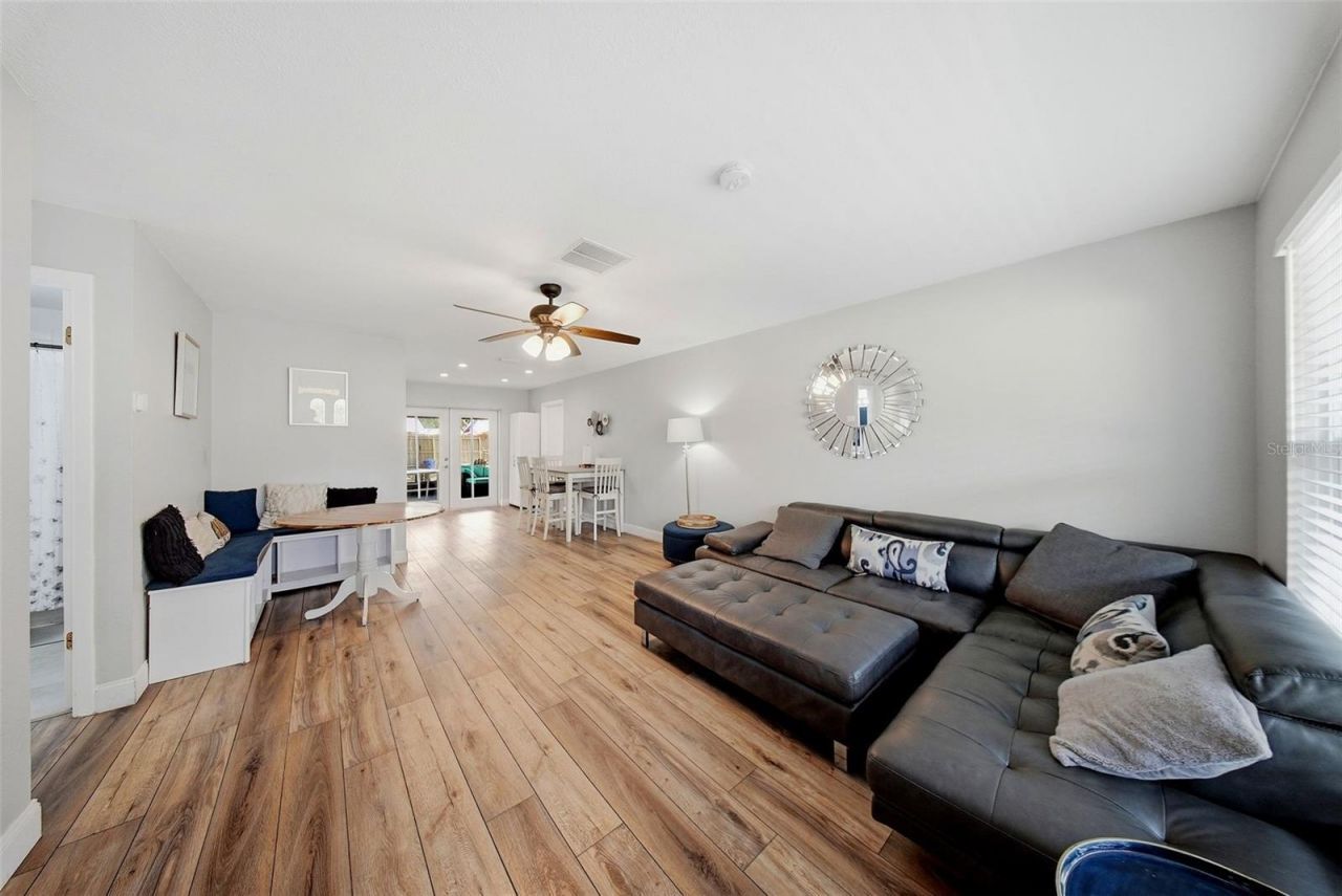 7976 Shadow Run Drive, Largo, FL 33773 Photo