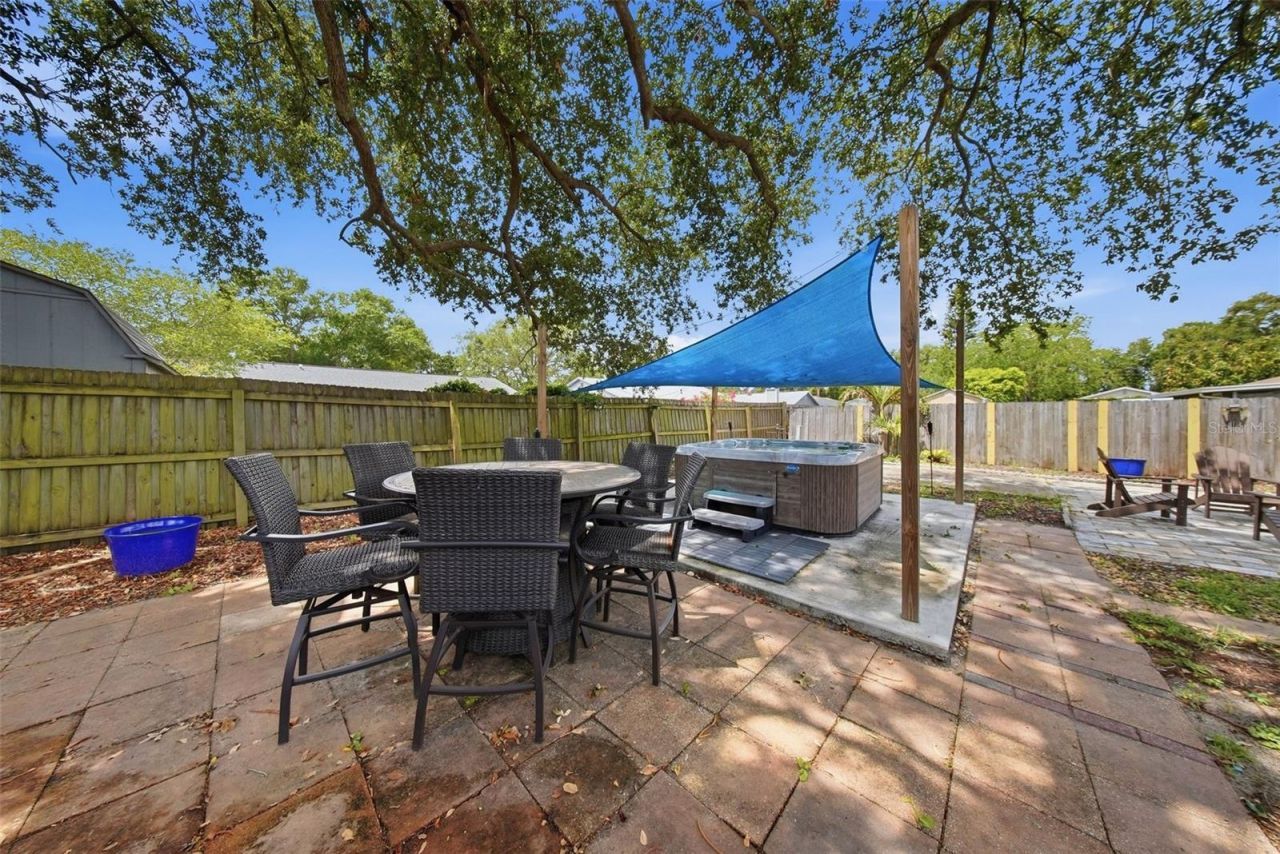 7976 Shadow Run Drive, Largo, FL 33773 Photo