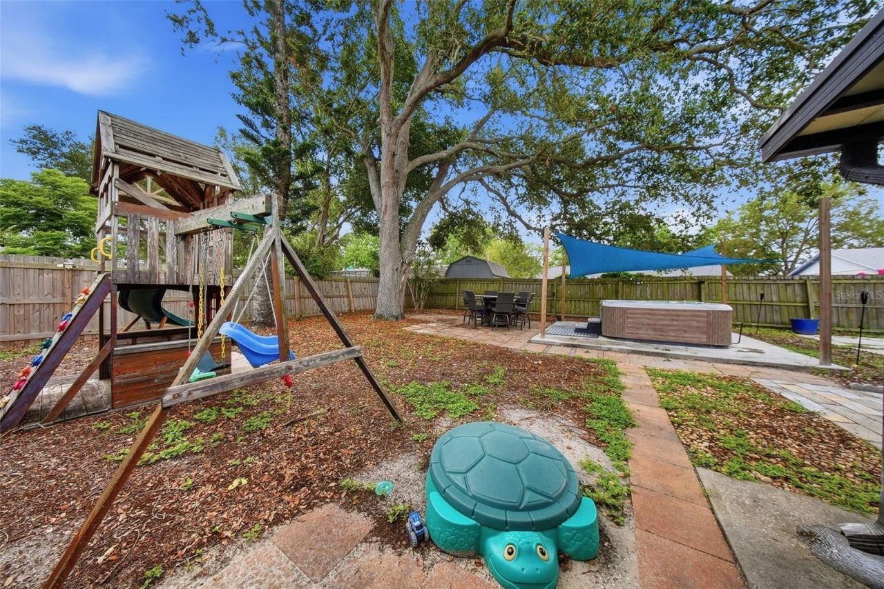 7976 Shadow Run Drive, Largo, FL 33773 Photo