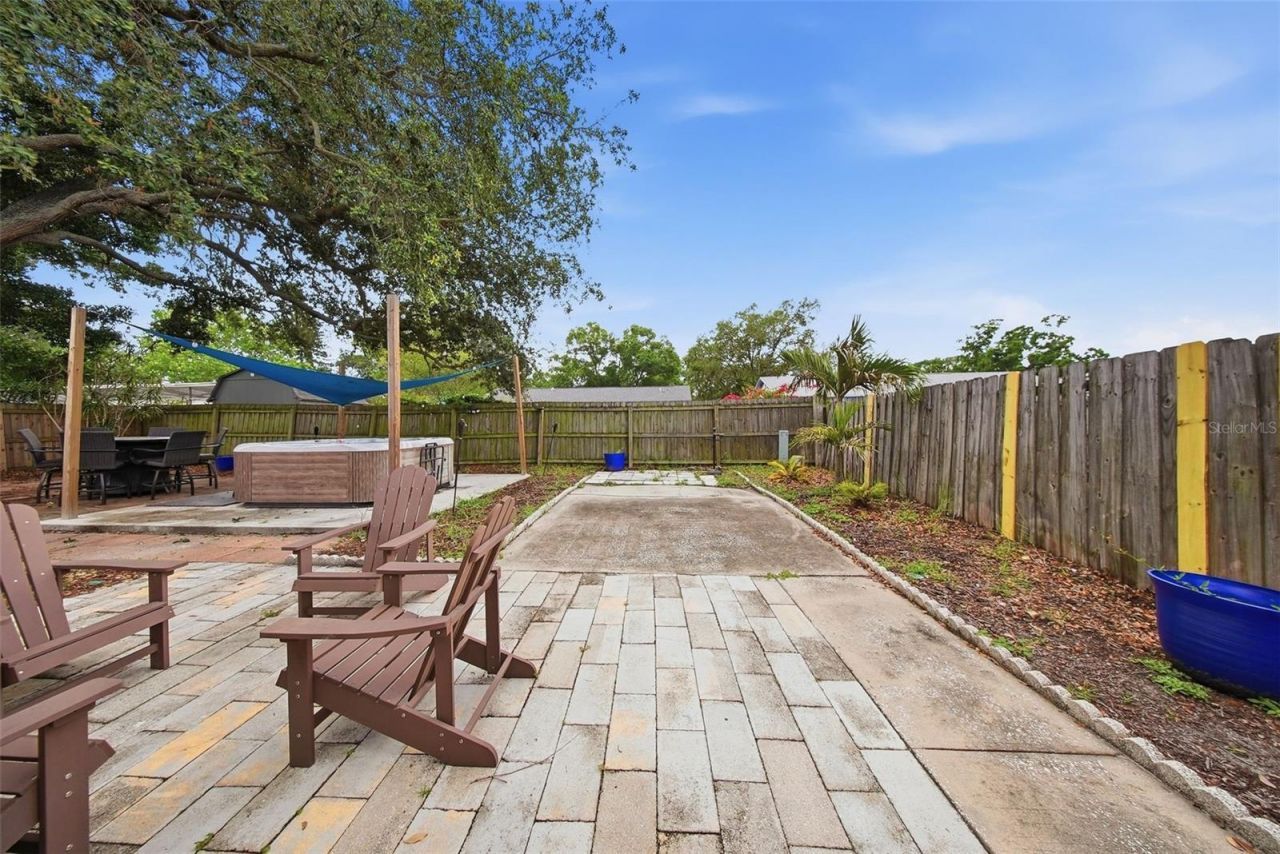 7976 Shadow Run Drive, Largo, FL 33773 Photo