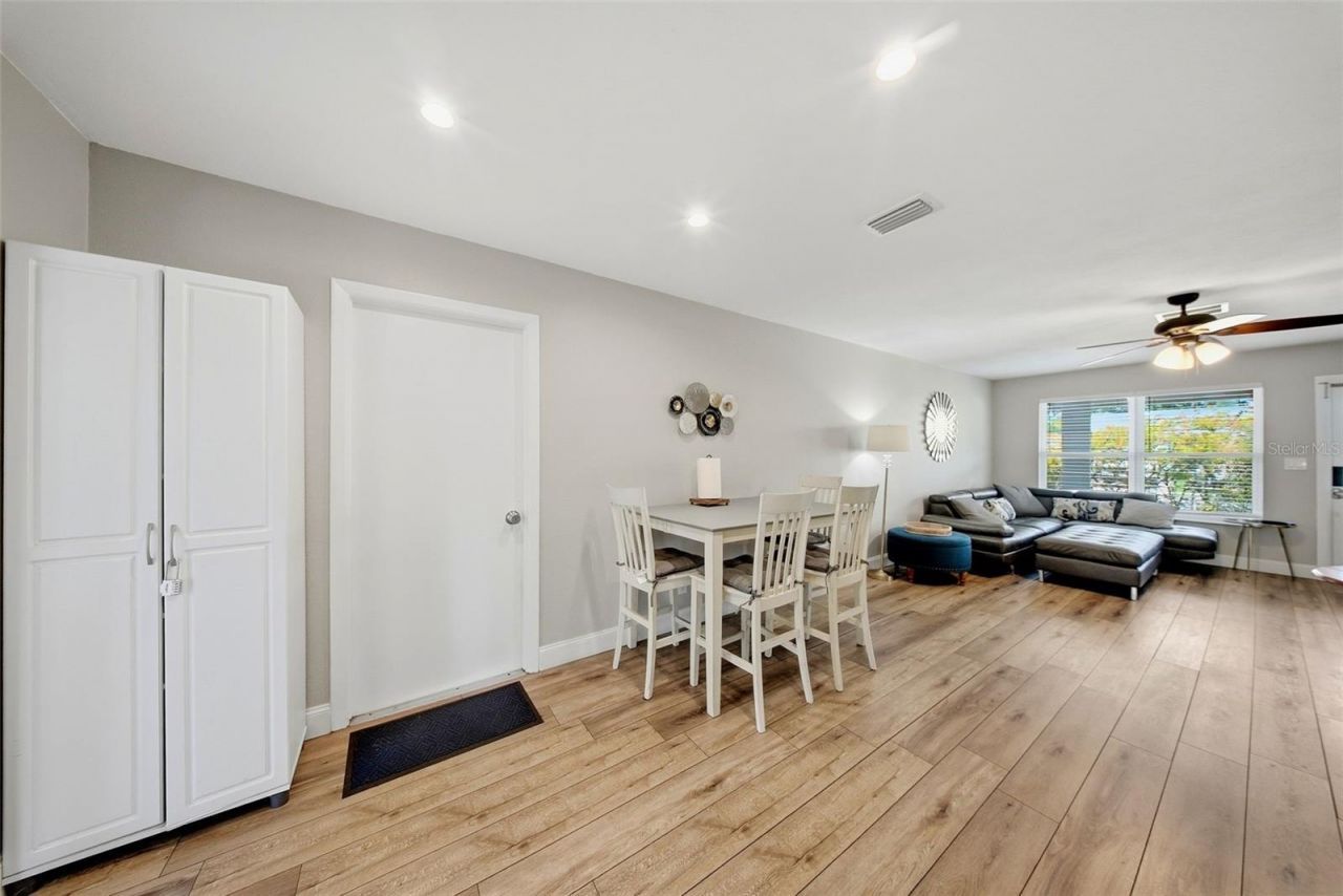 7976 Shadow Run Drive, Largo, FL 33773 Photo