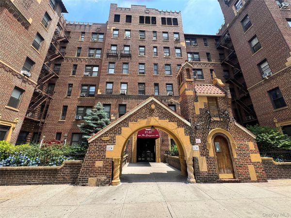 37-21 80th Street, Unit 1R, Jackson Heights, NY 11372