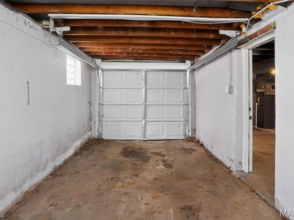 3722 Lawler Drive , St Louis, MO 63121