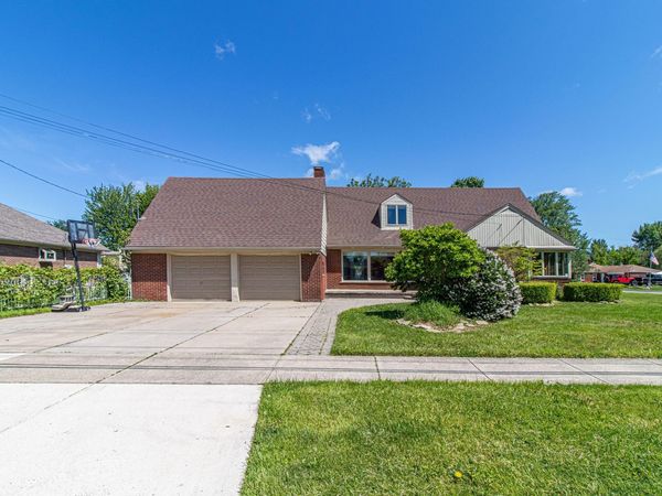 30007 Maison Street, Saint Clair Shores, MI 48082