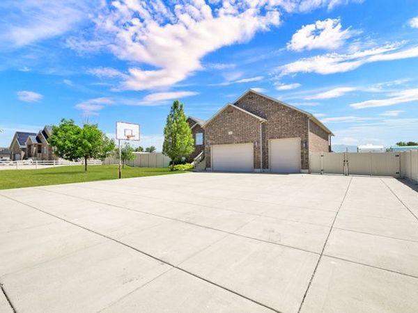 5660 S 6800 W, Hooper, UT 84315