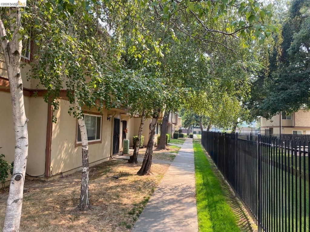 716 Northfield Dr, Unit C, Sacramento, CA 95833 Main Photo