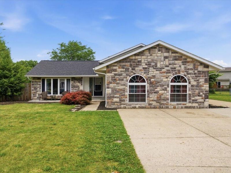 322 Old Meadows Court, Canal Winchester, OH 43110 Photo 1