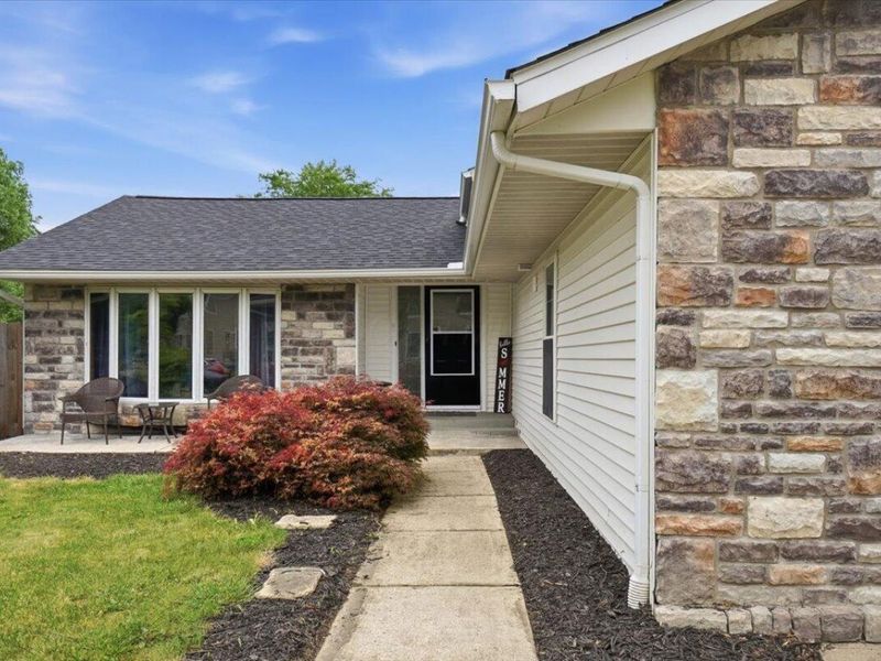 322 Old Meadows Court, Canal Winchester, OH 43110 Photo 4