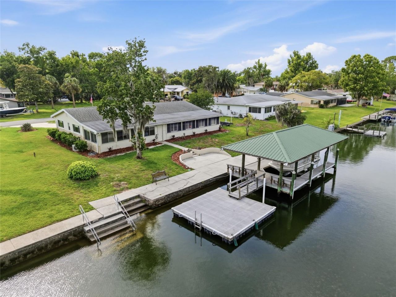1401 SE Paradise Avenue, Crystal River, FL 34429 Photo