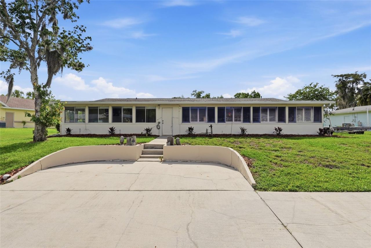 1401 SE Paradise Avenue, Crystal River, FL 34429 Photo