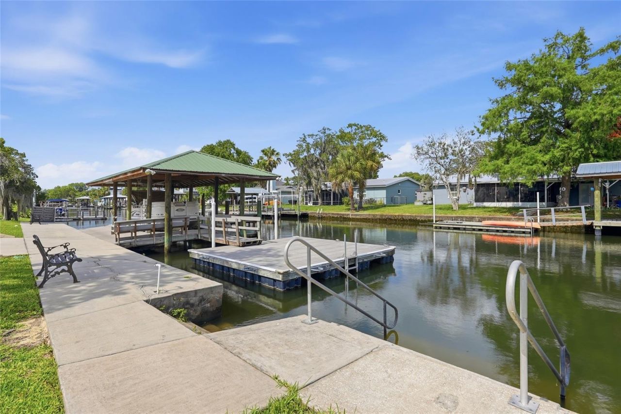 1401 SE Paradise Avenue, Crystal River, FL 34429 Photo
