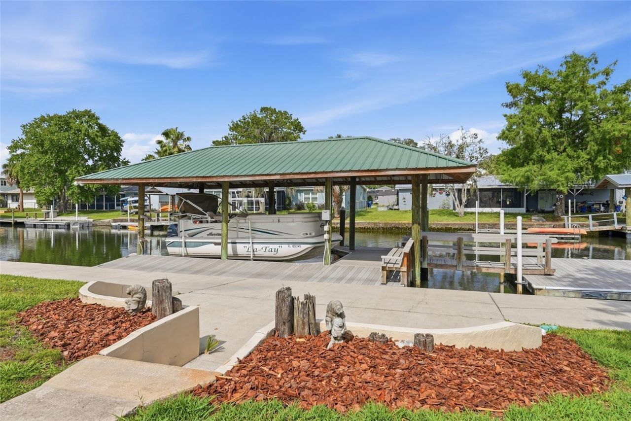 1401 SE Paradise Avenue, Crystal River, FL 34429 Photo