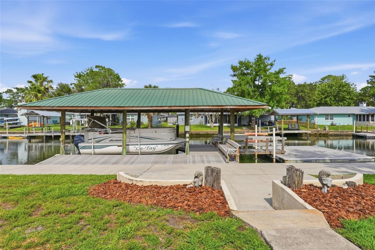 1401 SE Paradise Avenue, Crystal River, FL 34429 Photo