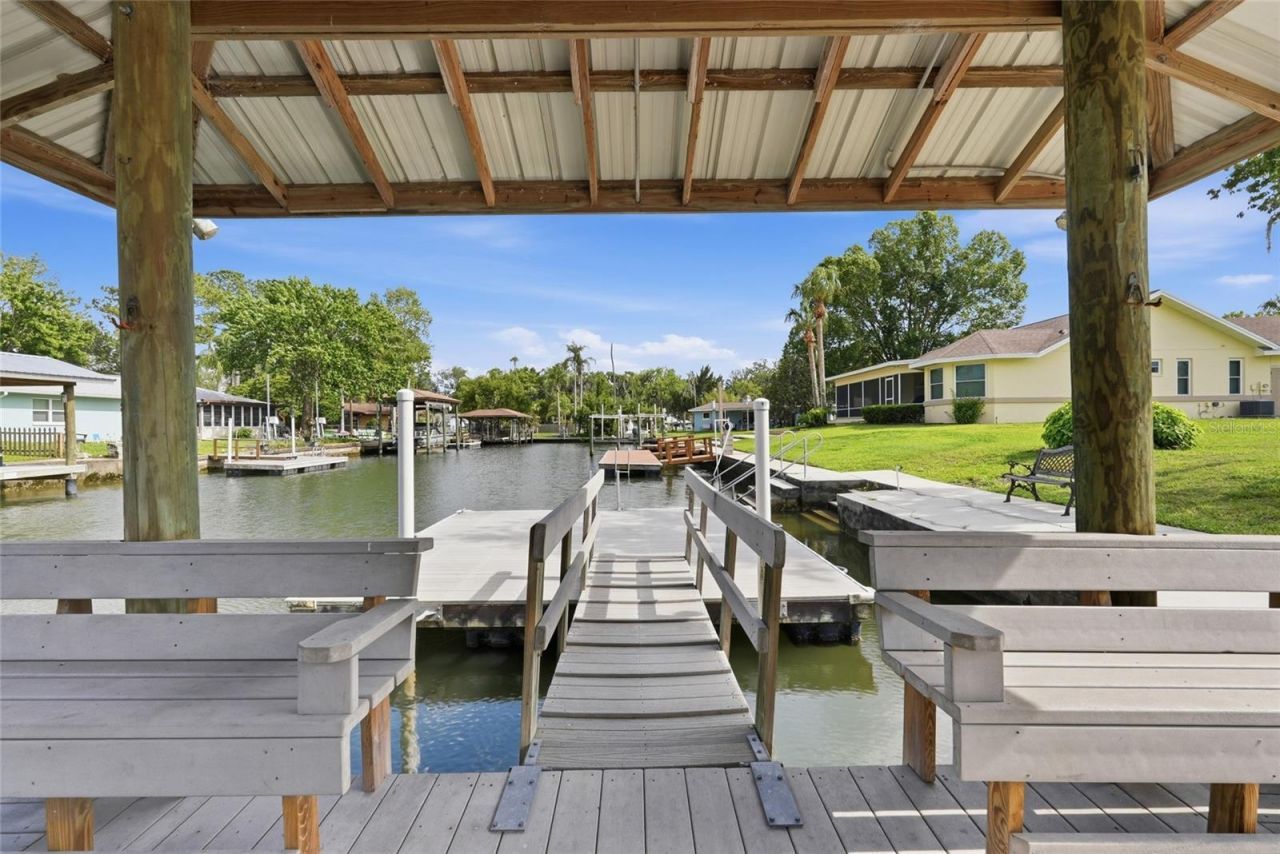 1401 SE Paradise Avenue, Crystal River, FL 34429 Photo