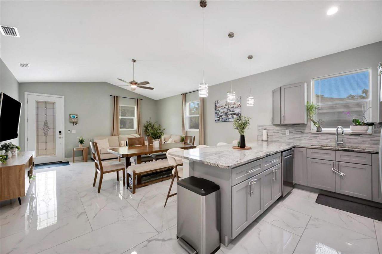 4929 20th Street Court E, Bradenton, FL 34203 Photo