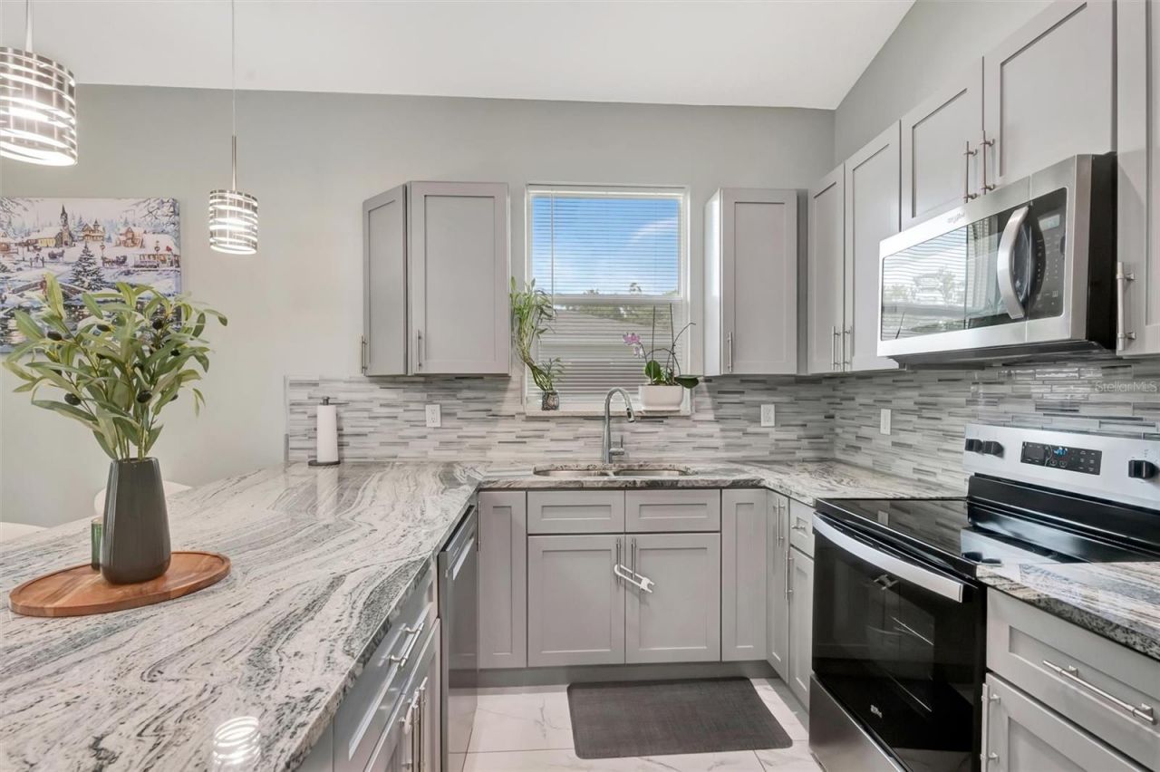 4929 20th Street Court E, Bradenton, FL 34203 Photo