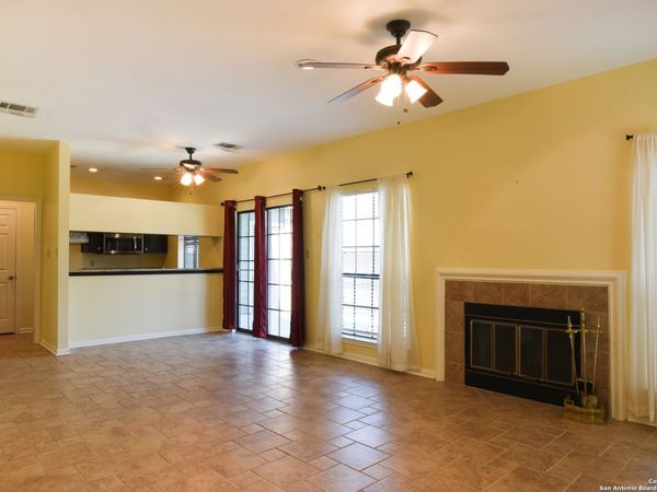 9 Chapel Hill Circle, San Antonio, TX 78240