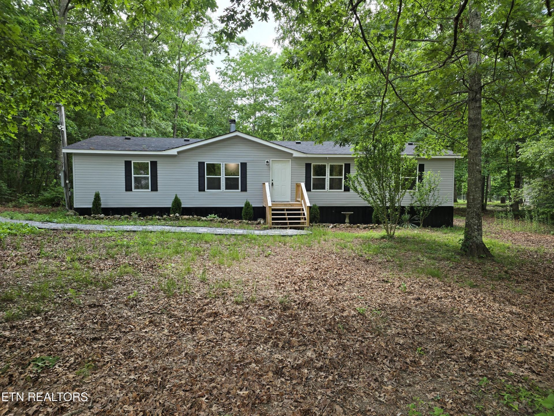 601 Foxwood Drive, Crossville, TN 38571 Main Photo