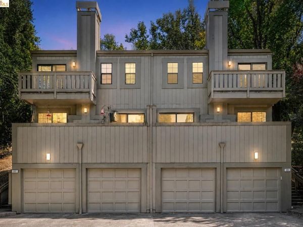 261 Redhawk Rd, Novato, CA 94949