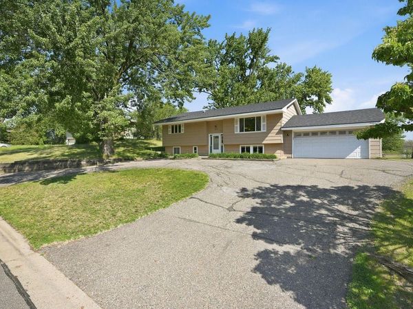 1604 W 131st Street, Burnsville, MN 55337