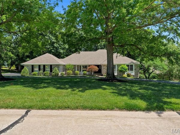9802 Eagle Hill Lane, Sunset Hills, MO 63127