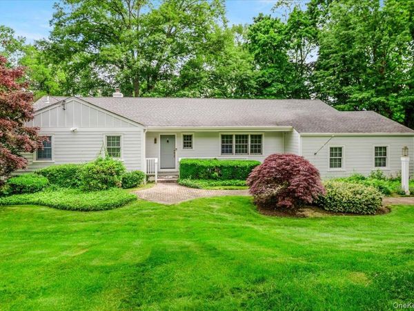 4 Lower Drive , Huntington Bay, NY 11743