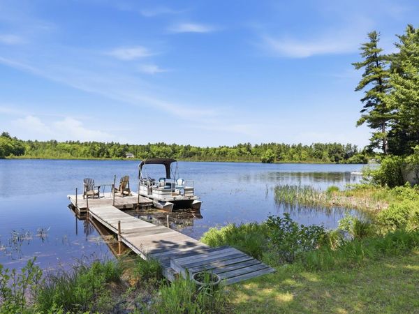 22 Hemlock Circle, Sandown, NH 03873