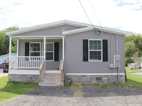 202 S Main Street, Seabrook, NH 03874