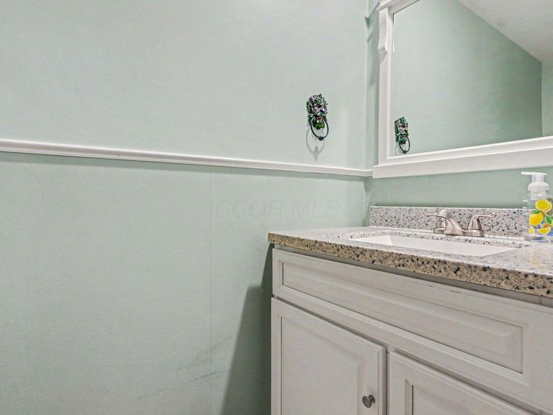 2129 Brookhurst Avenue, Unit D, Columbus, OH 43229 Photo 11