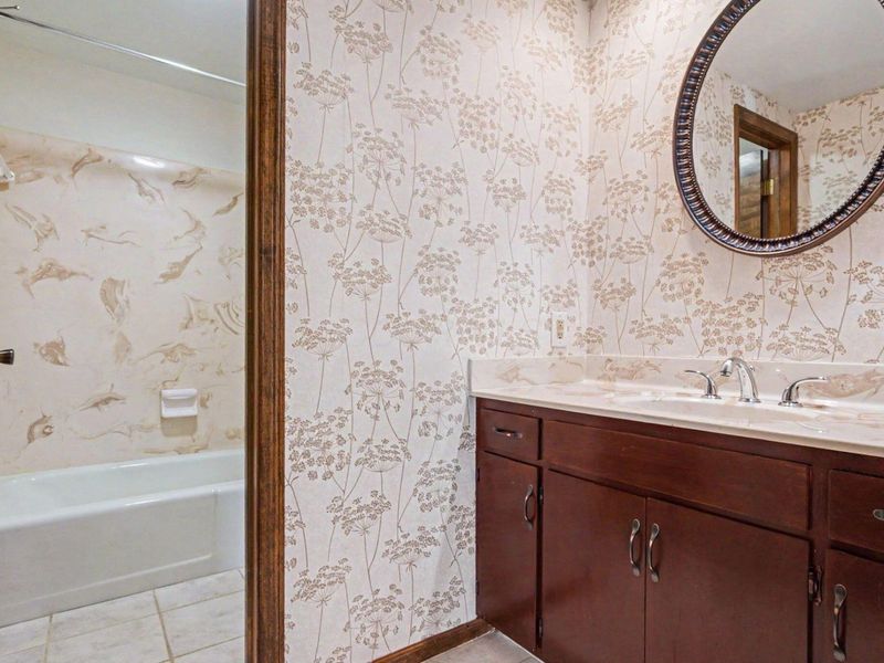 2129 Brookhurst Avenue, Unit D, Columbus, OH 43229 Photo 21
