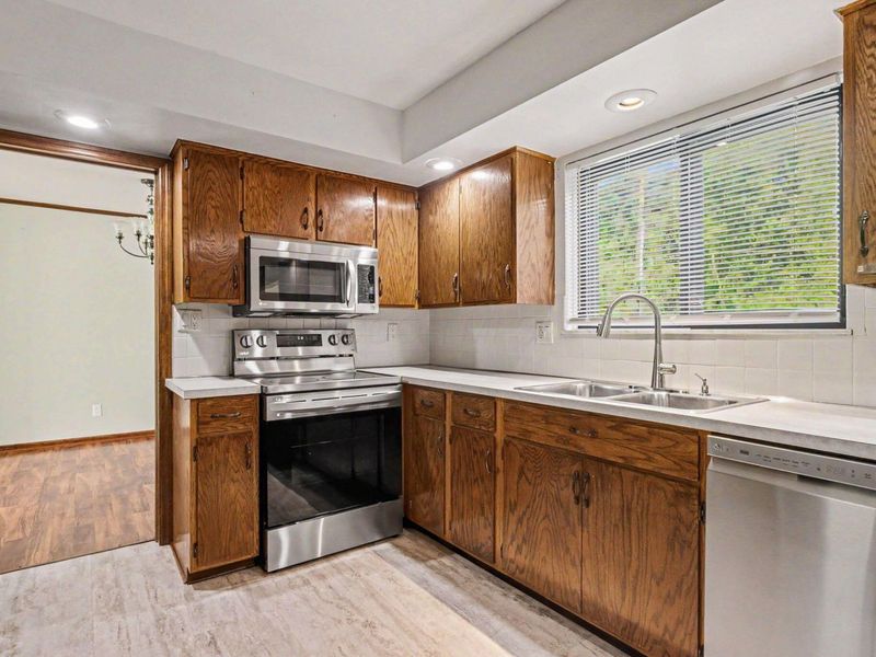 2129 Brookhurst Avenue, Unit D, Columbus, OH 43229 Photo 7