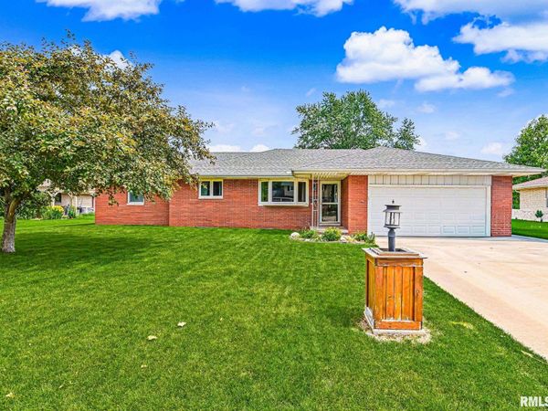 470 E FERNWOOD Street, Morton, IL 61550