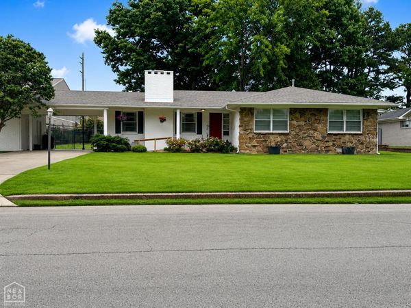 1910 Sherwood Drive, Jonesboro, AR 72401