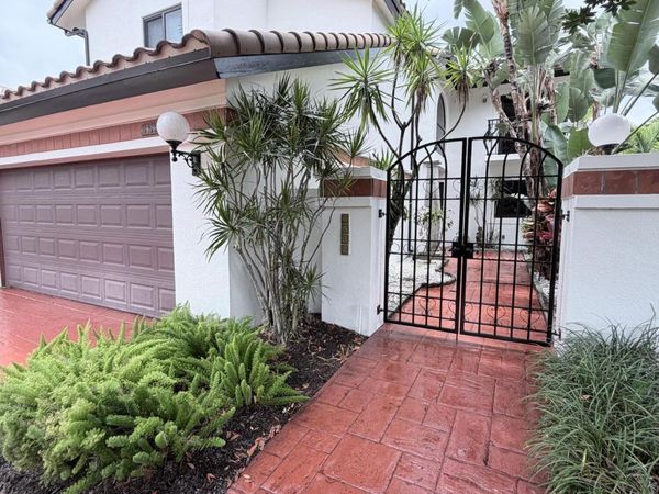 6532 Via Rosa, Boca Raton, FL 33433