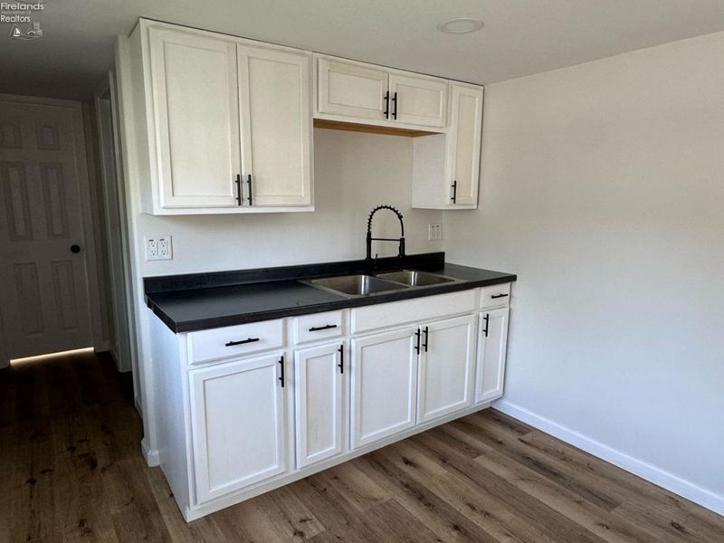 907 Tiffin Street, Unit 5, Fremont, OH 43420 Photo 4