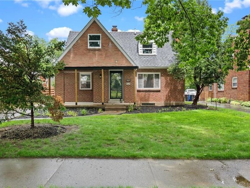 407 Dellwood Avenue, Oakwood, OH 45419 Photo 1