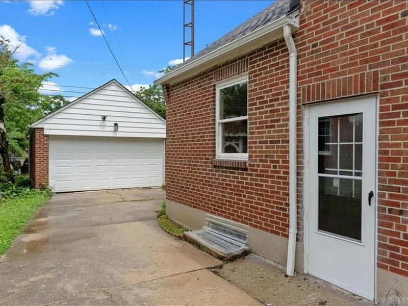 407 Dellwood Avenue, Oakwood, OH 45419 Photo 4
