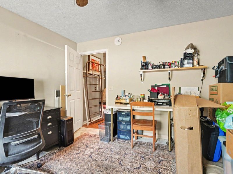490 Lakeview Drive, Unit 205, Newport, KY 41071 Photo 9