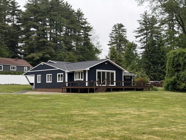241 Mashapaug Road, Holland, MA 01521