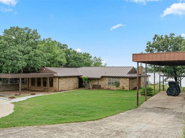 181 Cortez Drive, Nocona, TX 76255